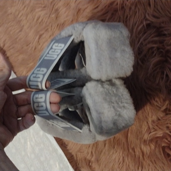 UGG Fluff Yeah Sandals - Picture 11 of 14
